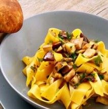 Makkaroni mit Champignon-Ragout
