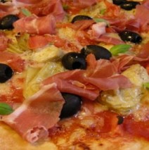 Pizza Capricciosa – Pizza mit Artischocken und Schinken