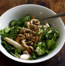 Birnen-Champignon-Salat mit Käse