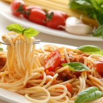 Gli Spaghetti ’saltati‘ in Padella – Spaghetti in der Pfanne soutiert