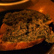 Rustikale Champignon-Crostini aus Norditalien