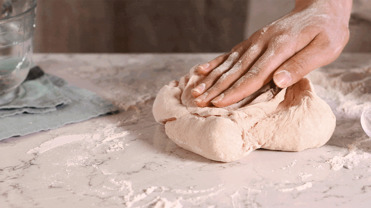 Pizzateig kneten