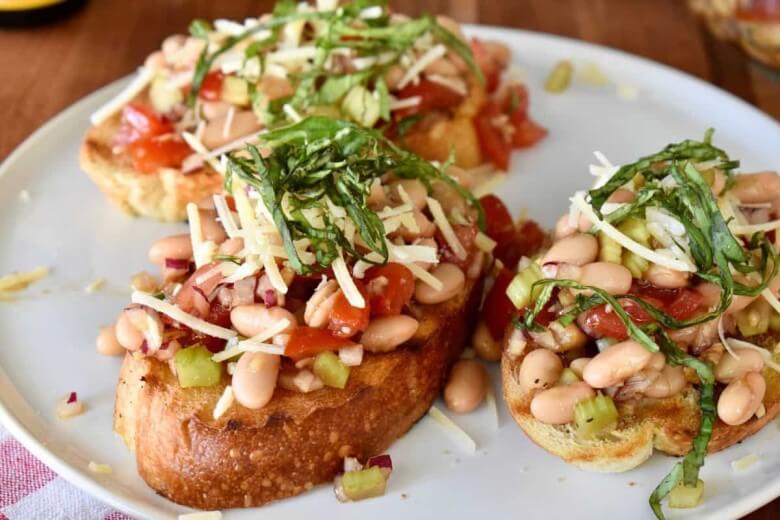 Bruschetta mit weißen Bohnen - Italienische Rezepte