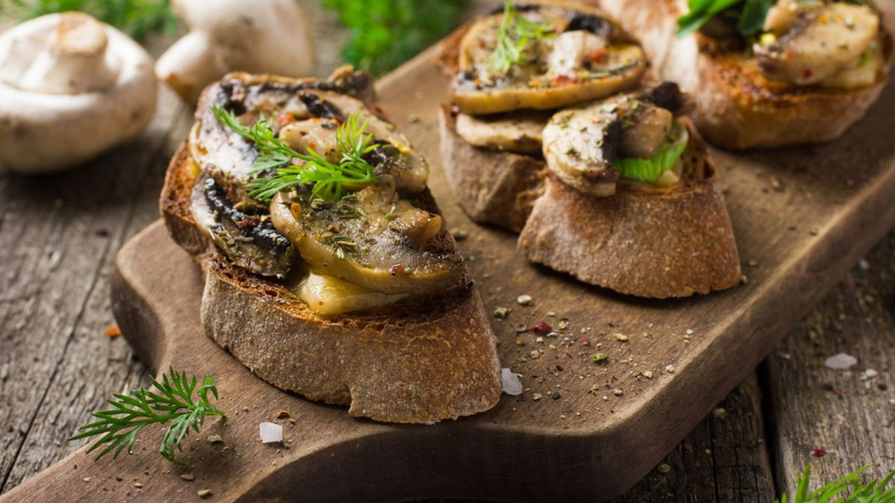 Crostini mit Hühnerleber: Toskanische Küche