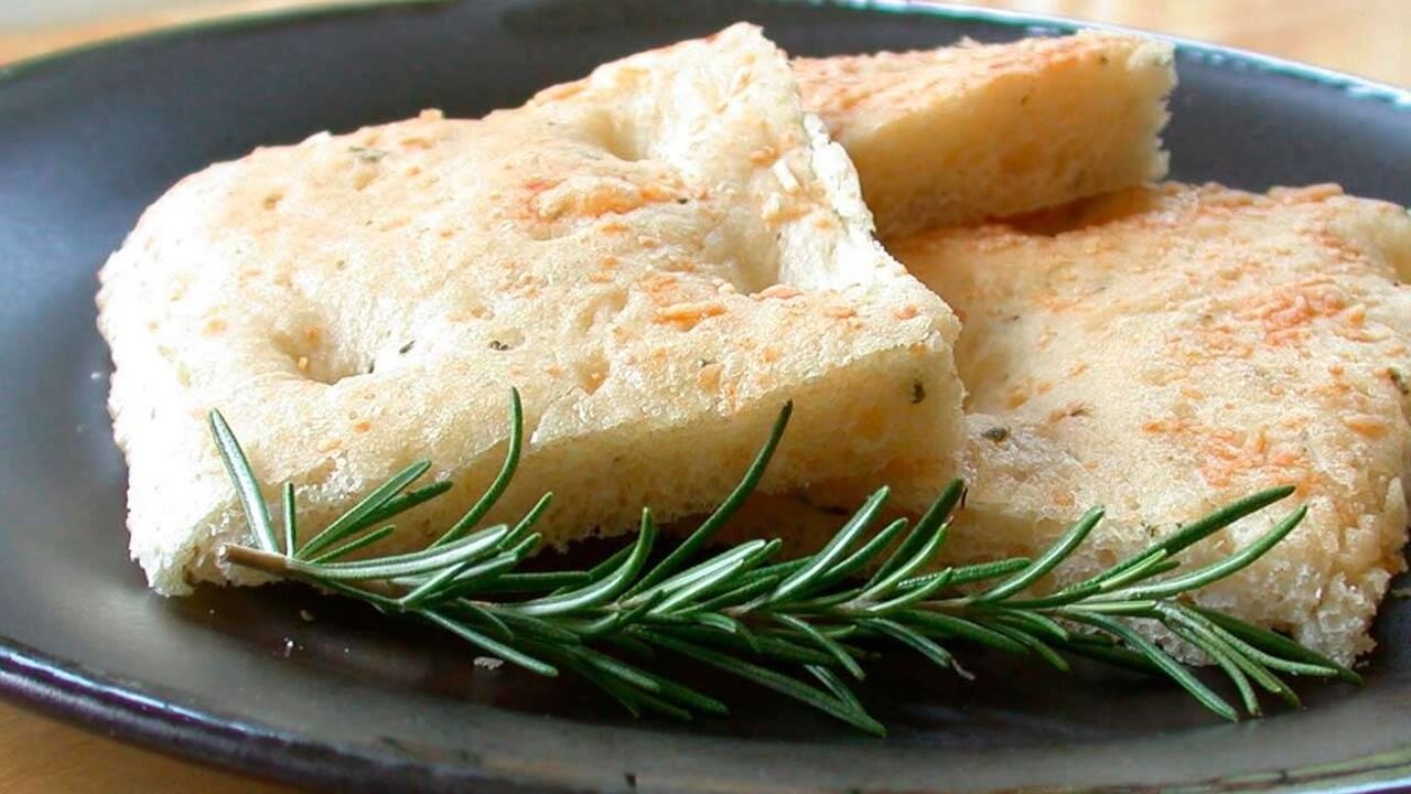 Pizza mit Meeresfrüchten: Original Rezept der italienischen Küche