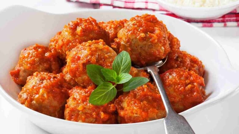 Hackbällchen mit Tomatensauce - Italienische Rezepte mit Hackfleisch