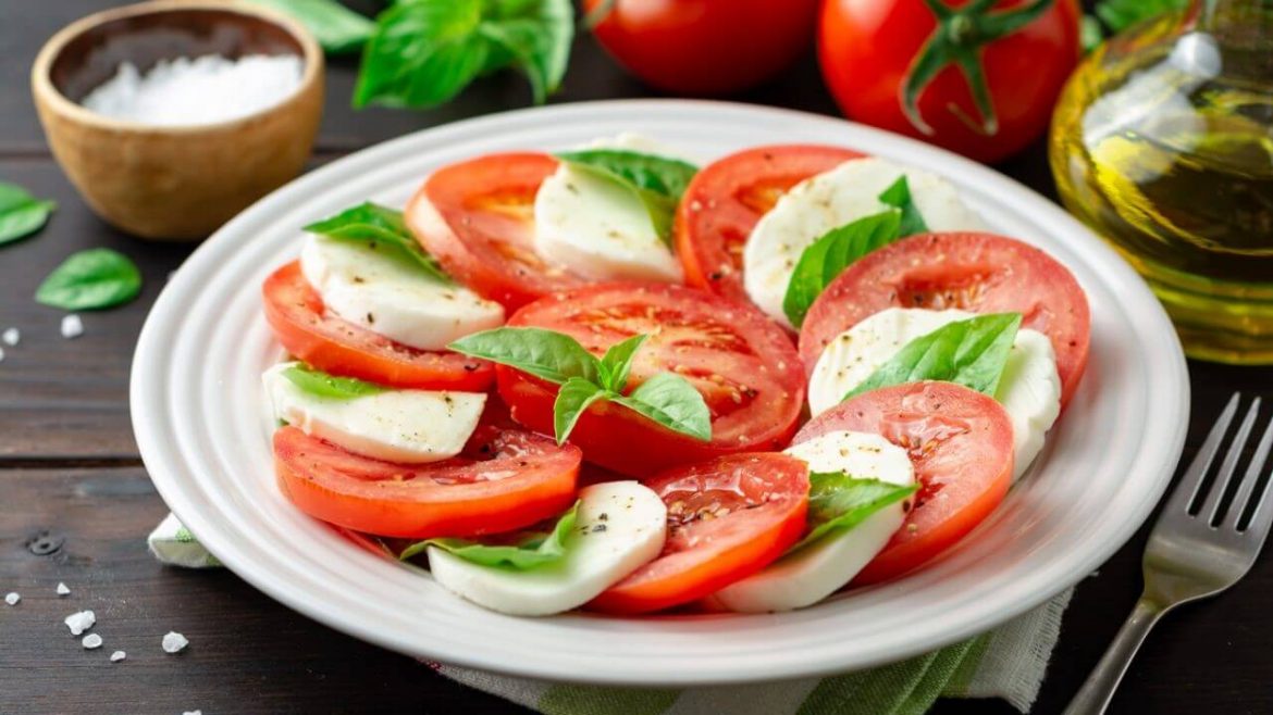 Tomaten Mozzarella Salat: Original Rezeüt für Insalata Caprese