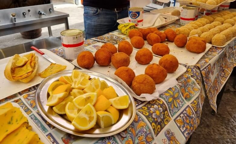 Arancini in Sizilien essen