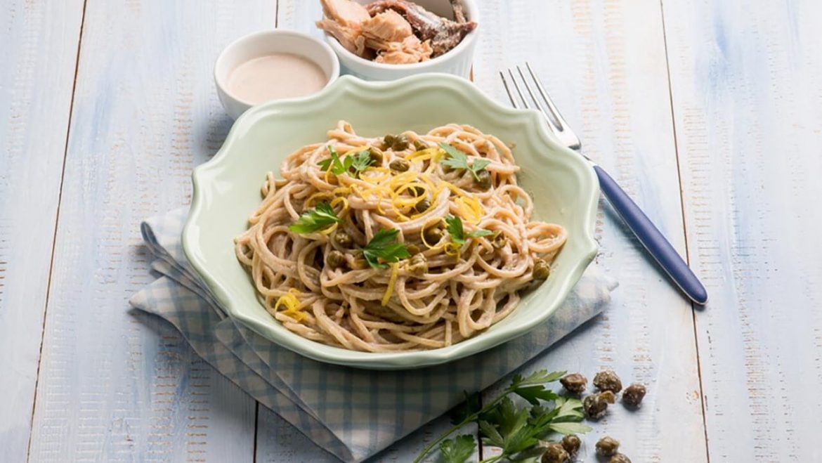 Pasta con Tonno e Capperi