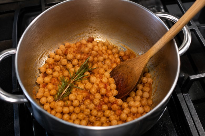 Einfache Cucina Povera - Pasta e ceci kochen