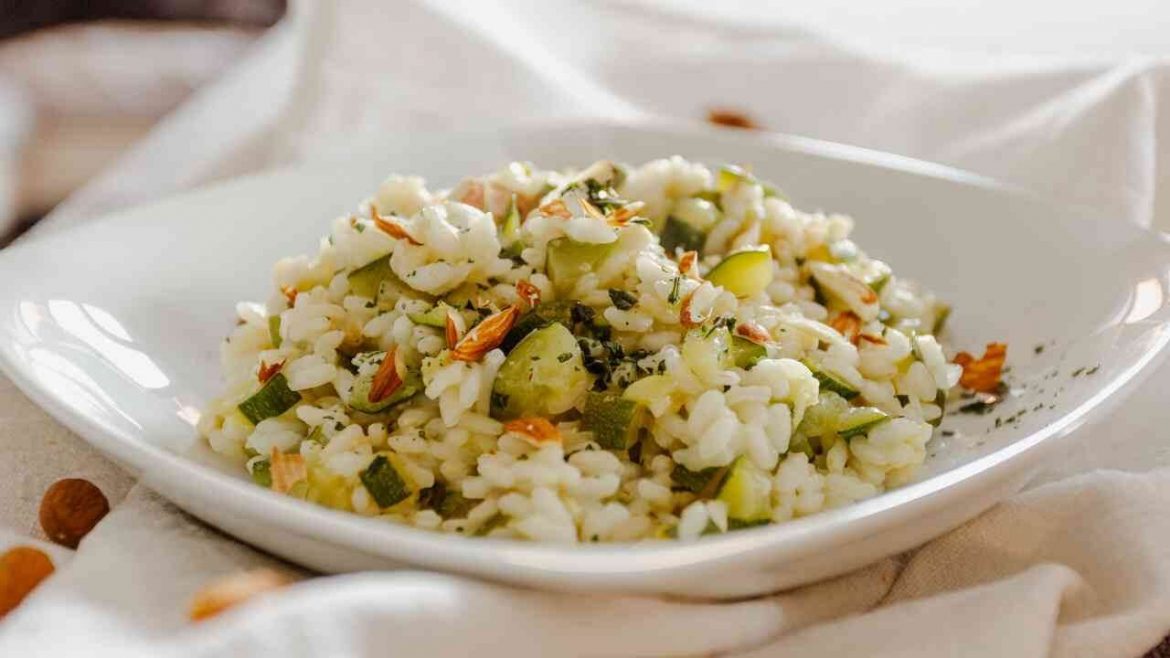 Reissalat mit Zucchini und Peperoni Original Rezept