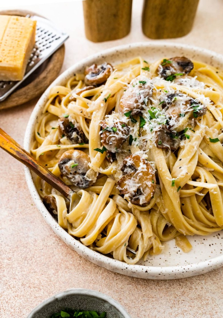 Italienisch kochen - Pilz-Parmesan-Sauce