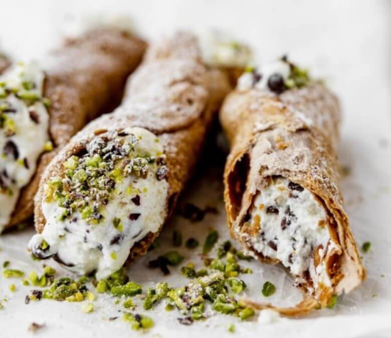 bekannteste sizilianische Gerichte - Cannoli Sicilia